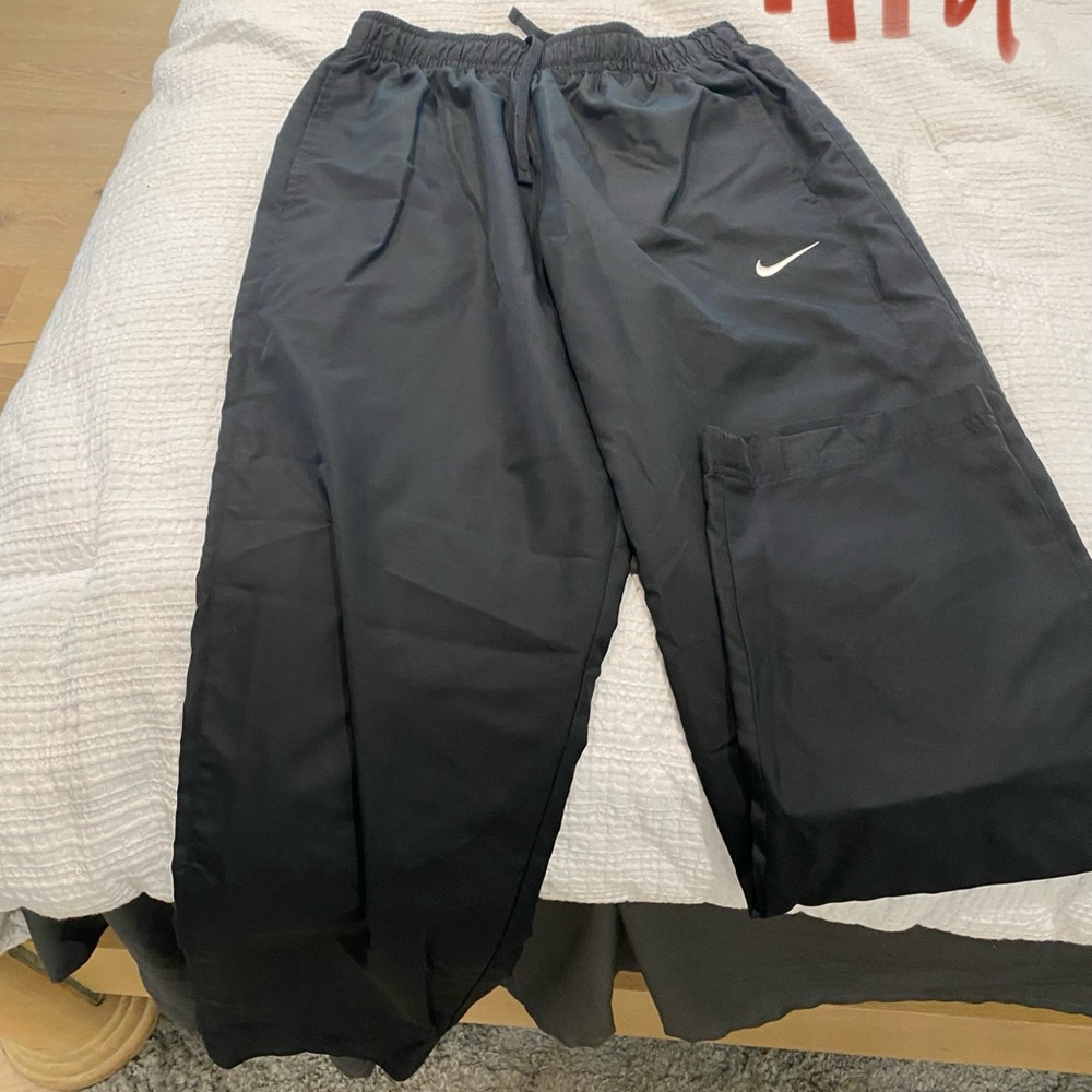 Nike men’s wind pants NWOT